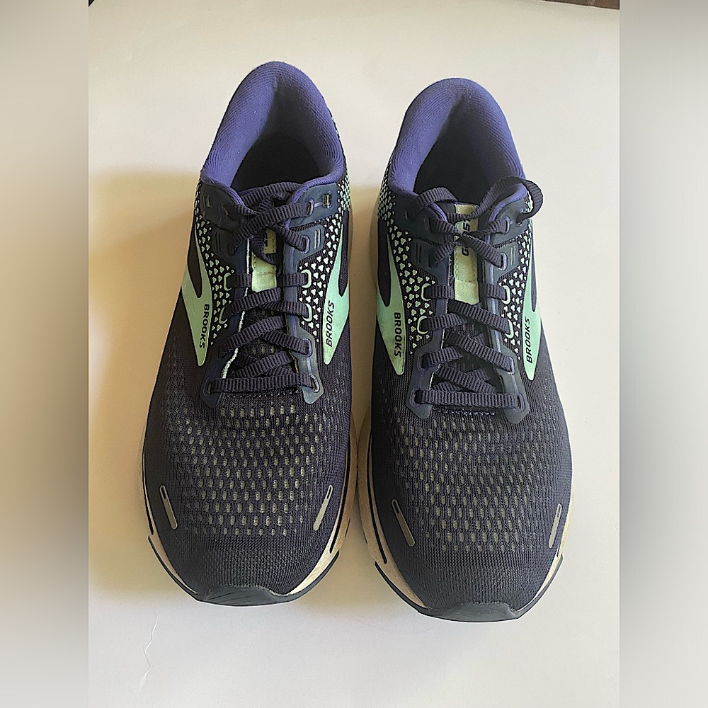 Brooks Ghost 14 ladies size 10 1/2 athletic shoes